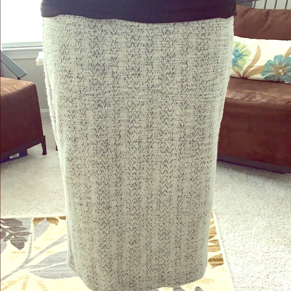 Long pencil skirt